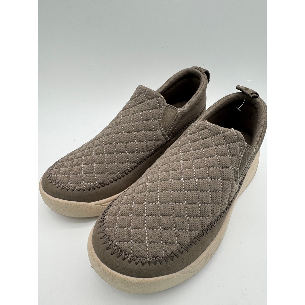 Staheekum Slip On Shoes Women's Size 9 Taupe Quilted Casual Comfort